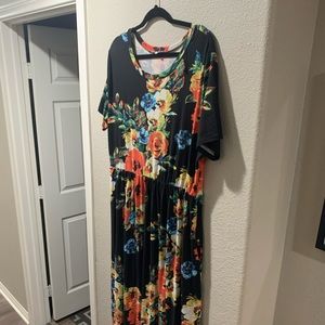 Floral maxi. Babydoll cut. Stretchy. Long maxi.